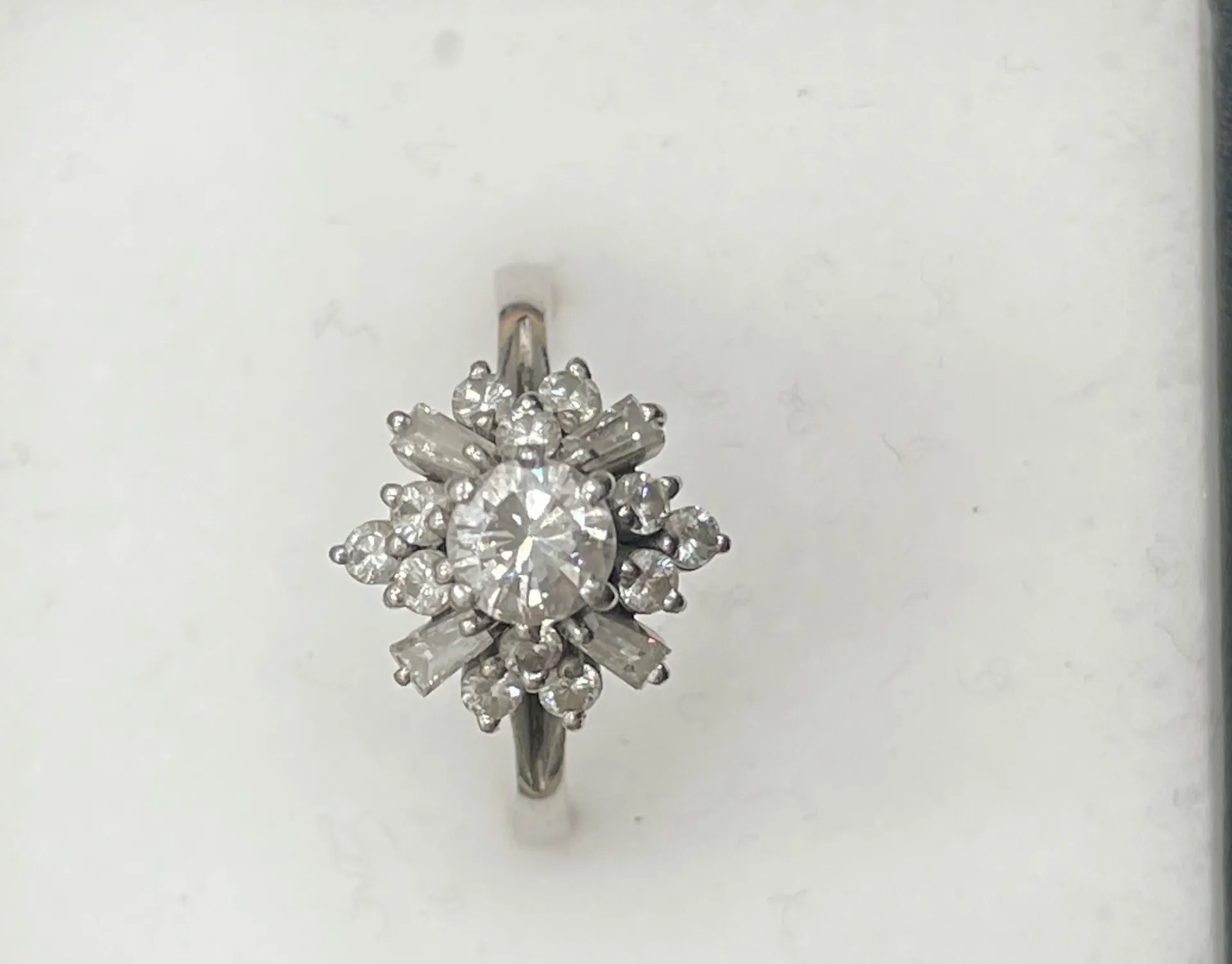 Pt900台 ダイヤモンドリング