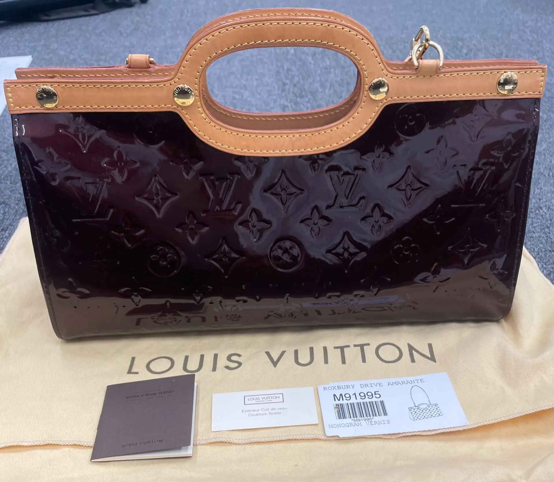 LOUIS VUITTON ロクスバリードライブ